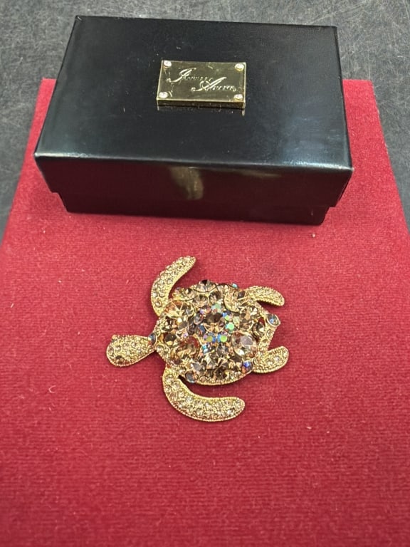 Isabella Adams Crystal Turtle (1 of 3)