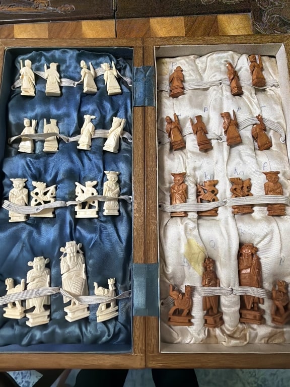 Vintage Chest Set: Neat vintage set that comes in commonly housed in folding wooden case. Pieces are depicted tea stained for one side and natural on one side. Circa 1950's and 1950's. See pictures, condition is