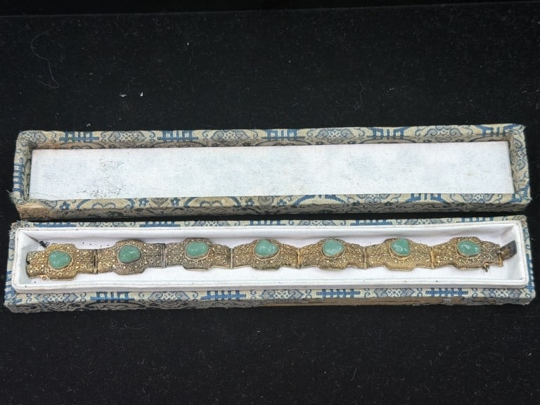 Vintage Jade and Gold Quilted Silver Bracelet: Bracelet measures 8". Needs a good cleaning and weighs 21.3g. Has original box. Condition is consistent with age and use, see pictures. No refunds given.