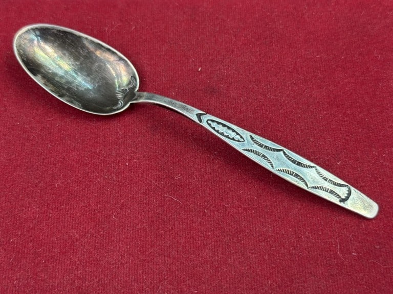 Vintage Sterling Spoon: Nice sterling Navajo spoon. Weighs 15.1g and condition is good. No refunds given.