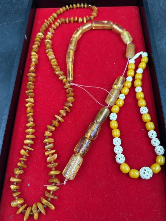 Vintage Amber Necklaces (1 of 4)