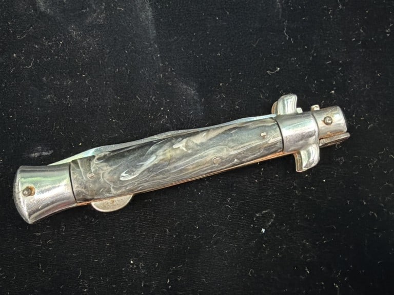 Vintage Rosterei Knife: Nice Italian knife. Classic knife with horn handle. Crafted in Italy and condition is good, see pictures. No refunds given.