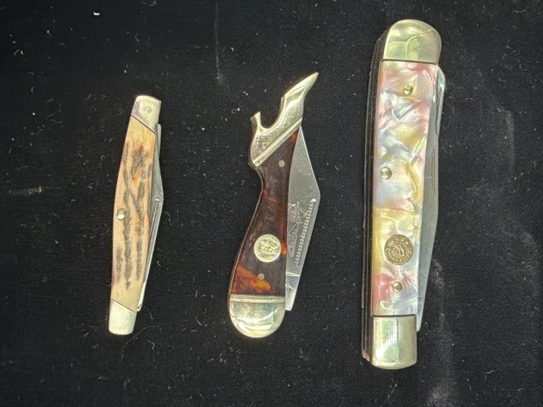 Vintage Pocket Knives: Total of 4 knives in this lot. They are marked Camillus, Rough Rider, Rosteri and Hen Rooster. Condition is consistent with age and use. See pictures, no refunds given.