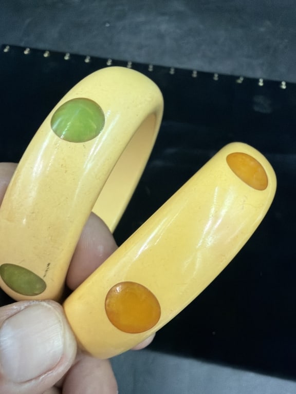 Vintage Bakelite Bangle Bracelets - 2