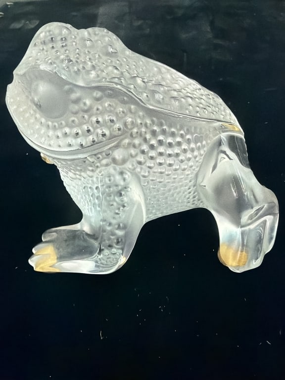 Lalique Paris Frog: Clear crystal frosted "Gregoire" Frog/Toad Figure. Has original label and condition is good, see pictures. Measures 3" x 4" x 4.5". No refunds given.
