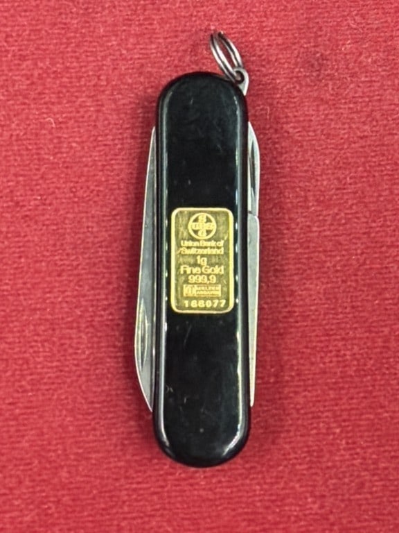 Swiss Army Classic Gold Ingot Pocketknife (1 of 4)