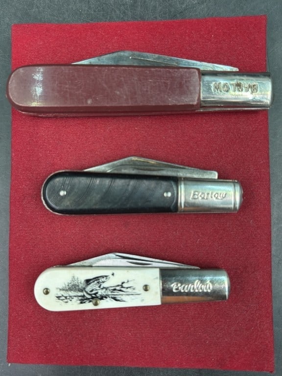 Vintage Pocket Knvies: Total of 3 pocket knives in this lot. Condition is consistent with age and use, see pictures. No refunds given.