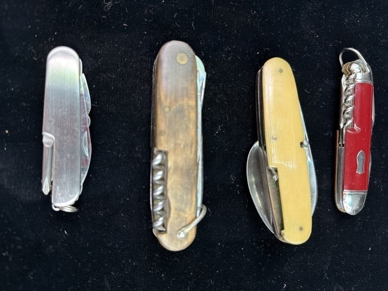 Vintage Pocket Knives: Total of 4 in this lot. See pictures some are England, China, etc. Condition is consistent with age and use. No refunds given.