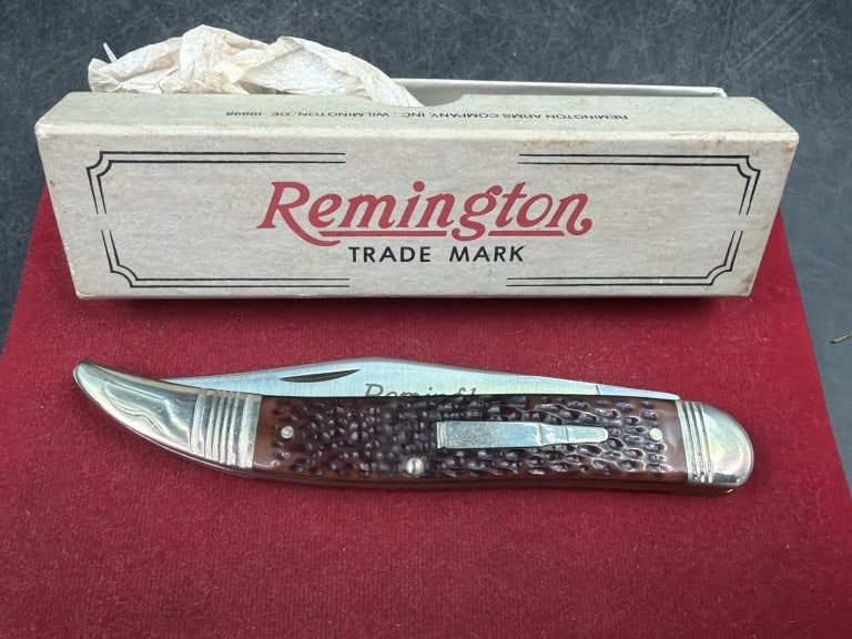 Remington UMC Pocket Knife: Comes in the original box. Vintage 1987 Remington R1613 "Fisherman" Bullet Knife, featuring a bullet shaped shield on a jigged plastic handle. See pictures, condition is good. No refunds given.
