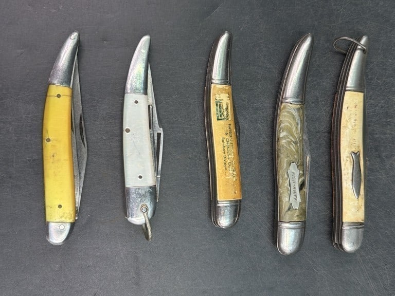 Vintage Pocket Knvies: Total of 5 knives in this lot. They are marked Stag, Colonial, Imperial and 2 Japan. See pictures, condition is consistent on age and use. No refunds given.