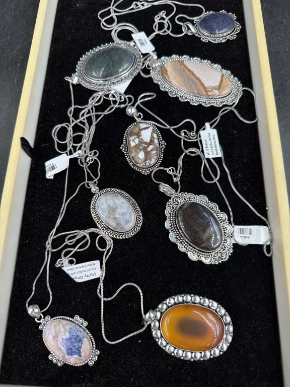 Gemstone Jewelry: Total of 8 necklace with a variety of gemstones. See pictures condition is good. No refunds given.