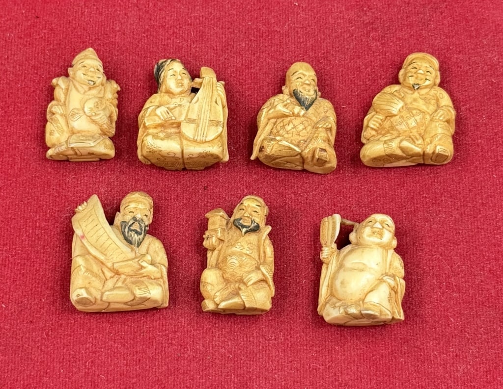 Vintage Japanese Figures: Total of 7 miniature sculptures. Measures about 1 1/4" each. See pictures, condition is good. No refunds given.