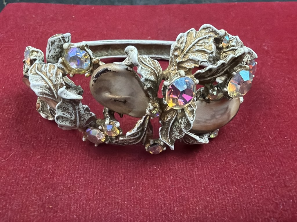 Vintage Har Whitewashed Jewelry Clamper Bracelet: Featuring leaf and floral design with aurora borealis crystals and pearl like elements. Hinged and styled with "dragon tooth" motif. Marked on piece. See pictures, condition appears good. No refunds