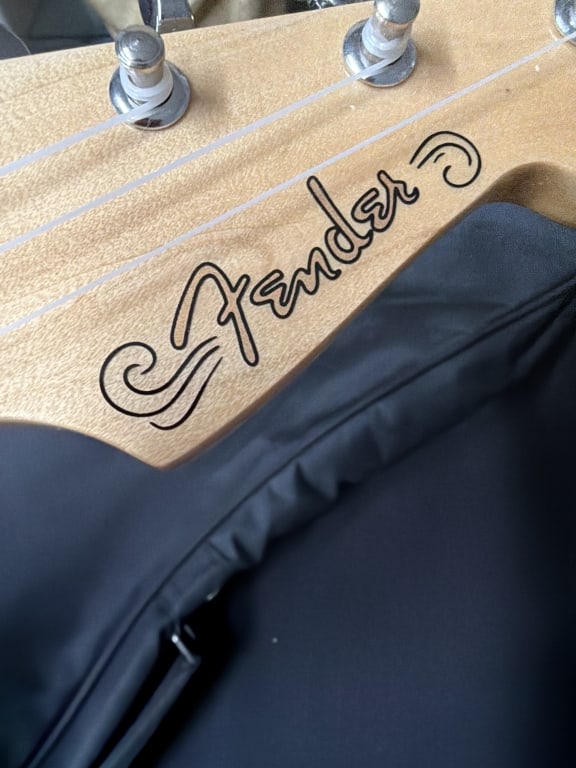Fender Ukulele - 4