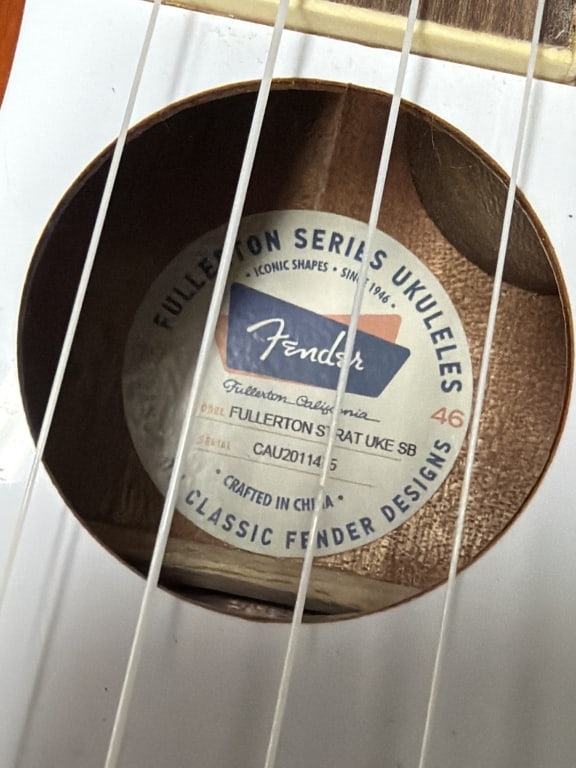 Fender Ukulele - 5