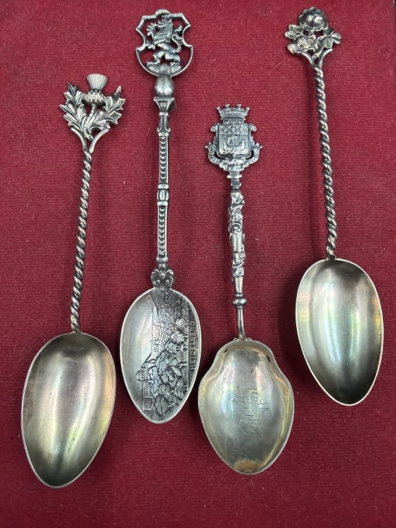 Vintage Sterling Spoons: Total of 4 in this lot. They weigh 35.6g and condition appears good. See picture, no refunds given.