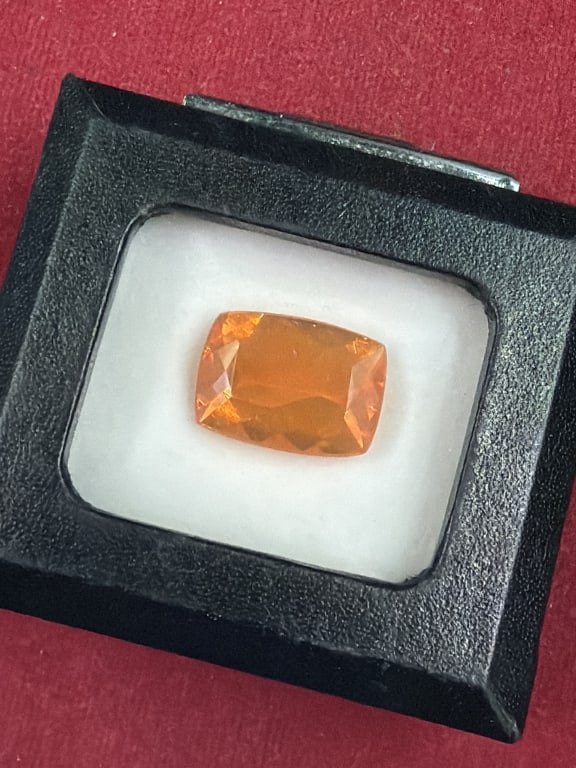 Gemstone Fire Opal: Nice gemstone in case. See pictures form Brazil. No refunds given.
