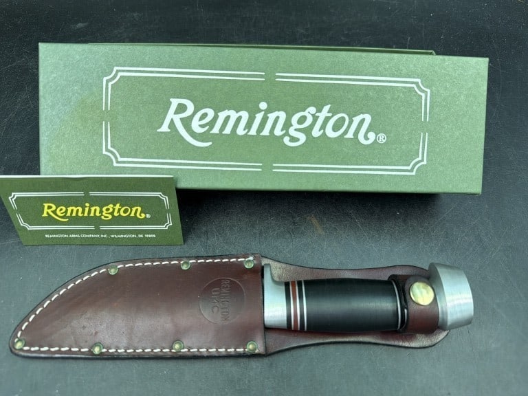 Remington UMC RH-31 Hunting Knife: comes in original box. Fixed blade with sheath. See pictures, condition appears good. No refunds given.