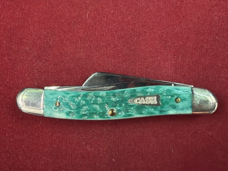Case XX Russlock Model: Has green toned jigged bone handle. Condition appears good, see pictures. No refunds given.