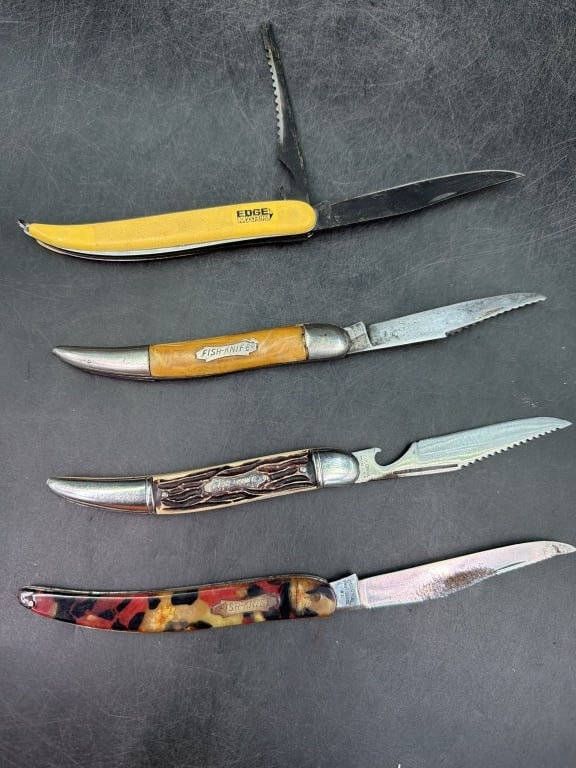 Vintage Pocket Knives: Total of 4 in this lot. There is 3 Colonial and 1 Solingen Germany. Condition is consistent with age and use, see pictures. No refunds given.