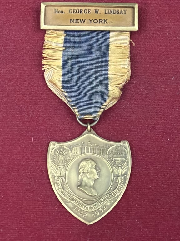 1932 George Washinton Bicentennial Commison Medal: Bar engraved for Hon. George W Lindsay of New York. Likely presented to him as a US Representative. Condition is consistent with age and use, see pictures. No refunds given.