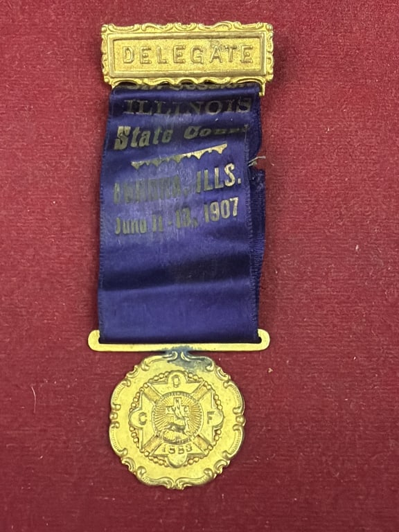 Vintage 1907 Delegate Badge: Illinois State Court convention in 1907. Condition is consistent with age and use, see pictures. No refunds given.