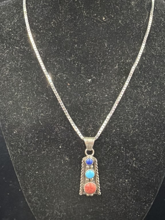 Native American Jewelry: Nice piece that chain measures 15" and pendant is 1.5". Weighs 11.5 grams. Signed RB for Running Bear Condition is good. No refunds given.