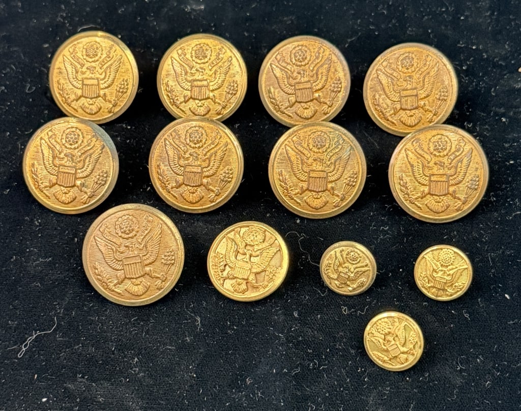 Vintage Brass Eagle Military Buttons (1 of 3)