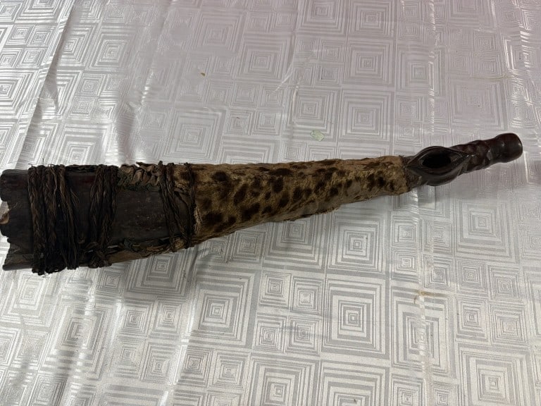 African Tribal War Horn Very Early Piece: est. 1800's Measures 25" straight across and around is 4.5 widest point. Condition is consistent with age and use, see pictures. No refunds given.