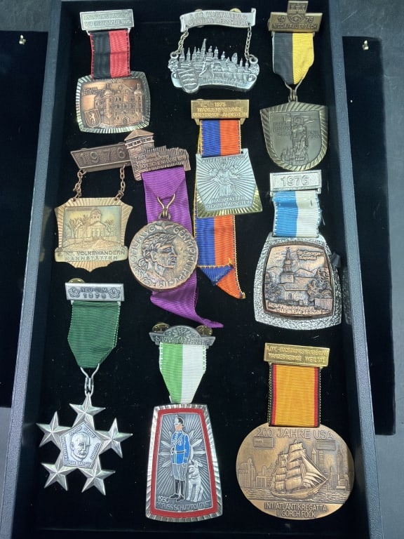 Vintage Medals: Total of 10 in this lot of vintage German medals. See pictures, condition appears good. No refunds given.