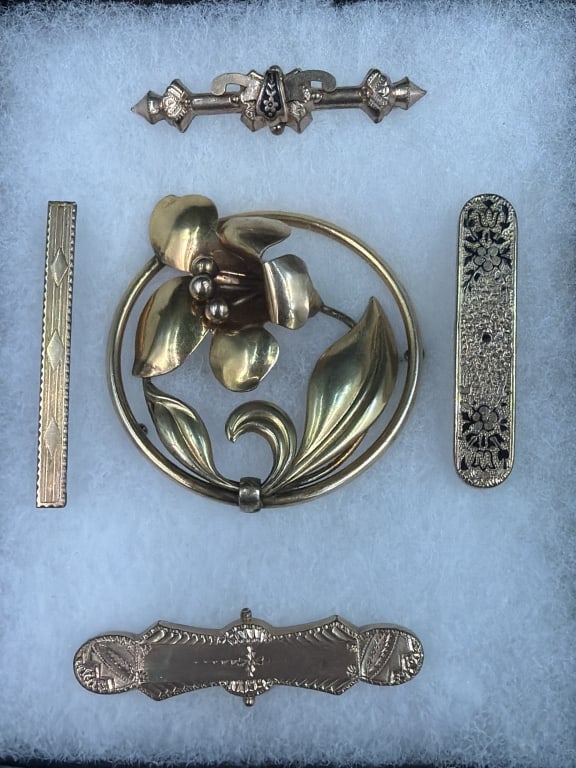 Vintage Gold Filled Jewelry: In small riker case. There is a total of 5 brooches. See pictures, condition appears good. No refunds given.