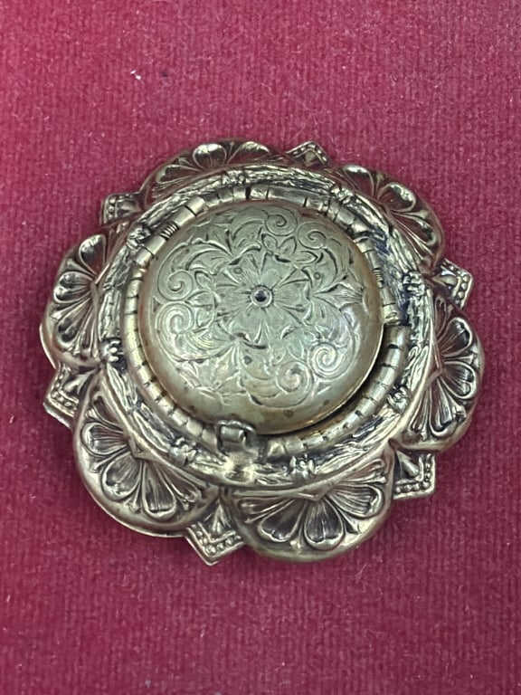 Antique Victorian Locket Brooch: Vintage Coro Pegasus chatelaine 4 way picture locket brooch. Clover like design that unfolds to to display four distinct photographs. See pictures, condition appears good. No refunds given.