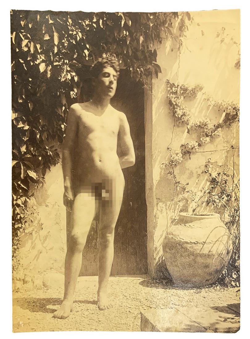 Wilhelm von Gloeden (1856-1931), albumin photos: Wilhelm von Gloeden (1856-1931), albumin photos depicting nude guy. Published on page 14 of the book Love and Art Wilhelm von Gloeden, and. Avvenire 2000 Messina, Malambri author. Cm 11,4x15,8"Wilhelm