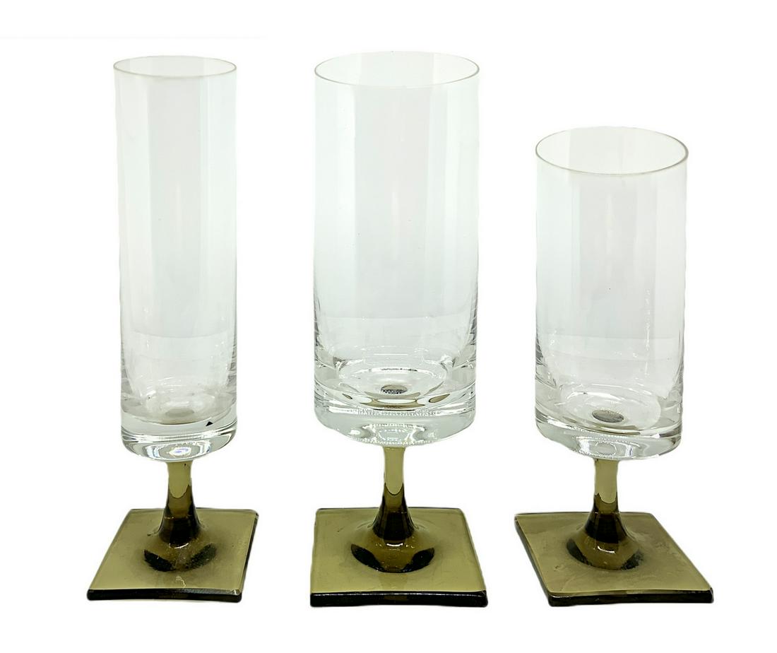 Rosenthal Studio-linie, Georg Jensen, of glasses with: Rosenthal Studio-linie, Georg Jensen, of glasses with smoked glass base in 50 years, Berlin set. Comprising n. 10 water glasses, cocktail glasses 10, 10 wine glasses.