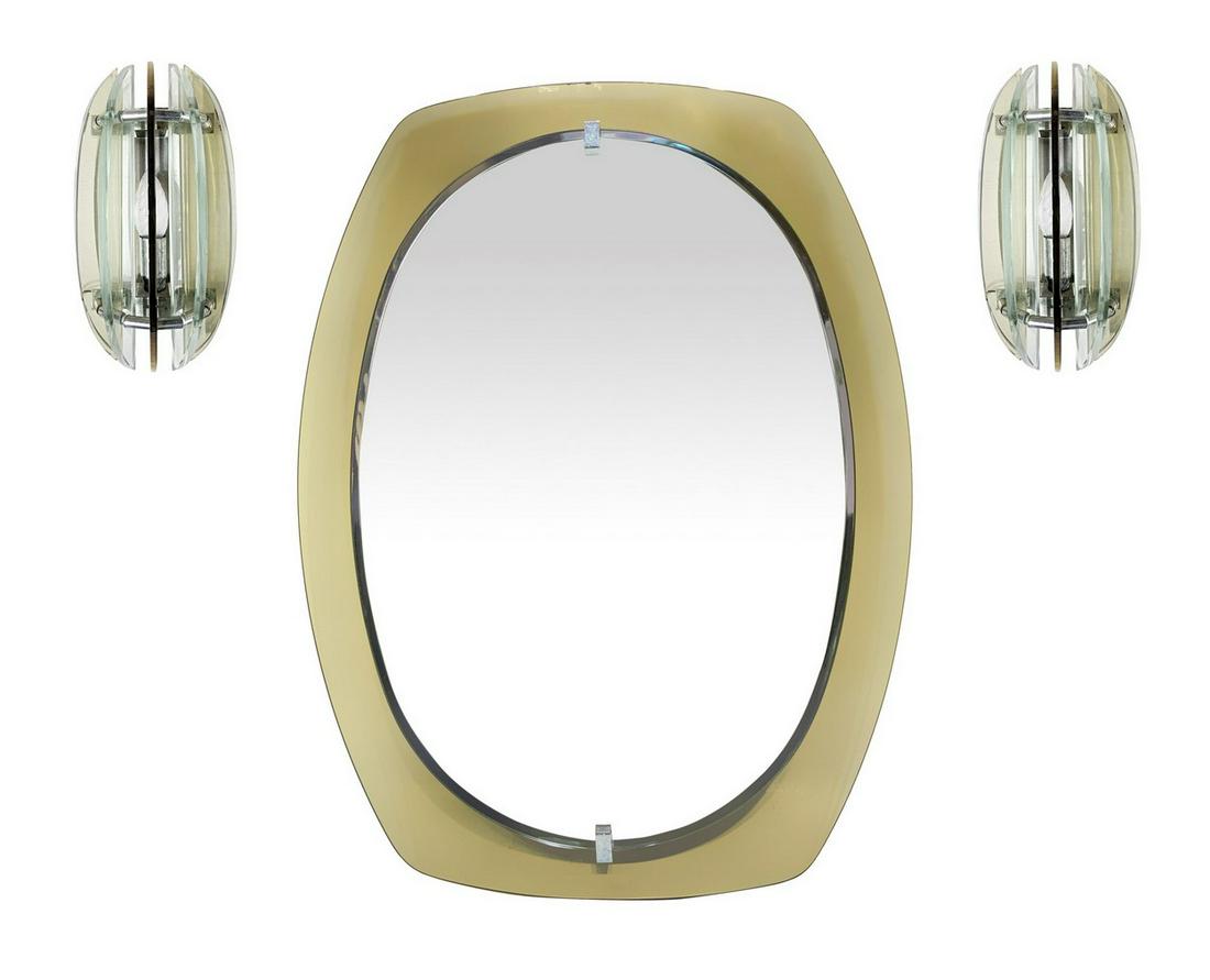 Veca - Mirror and applique, 60's: Oval mirror 80x60 cm . Wall lamp 29x17 cm , depth 9 cm .in ground glass in shades of bronze, details in chromed metal.