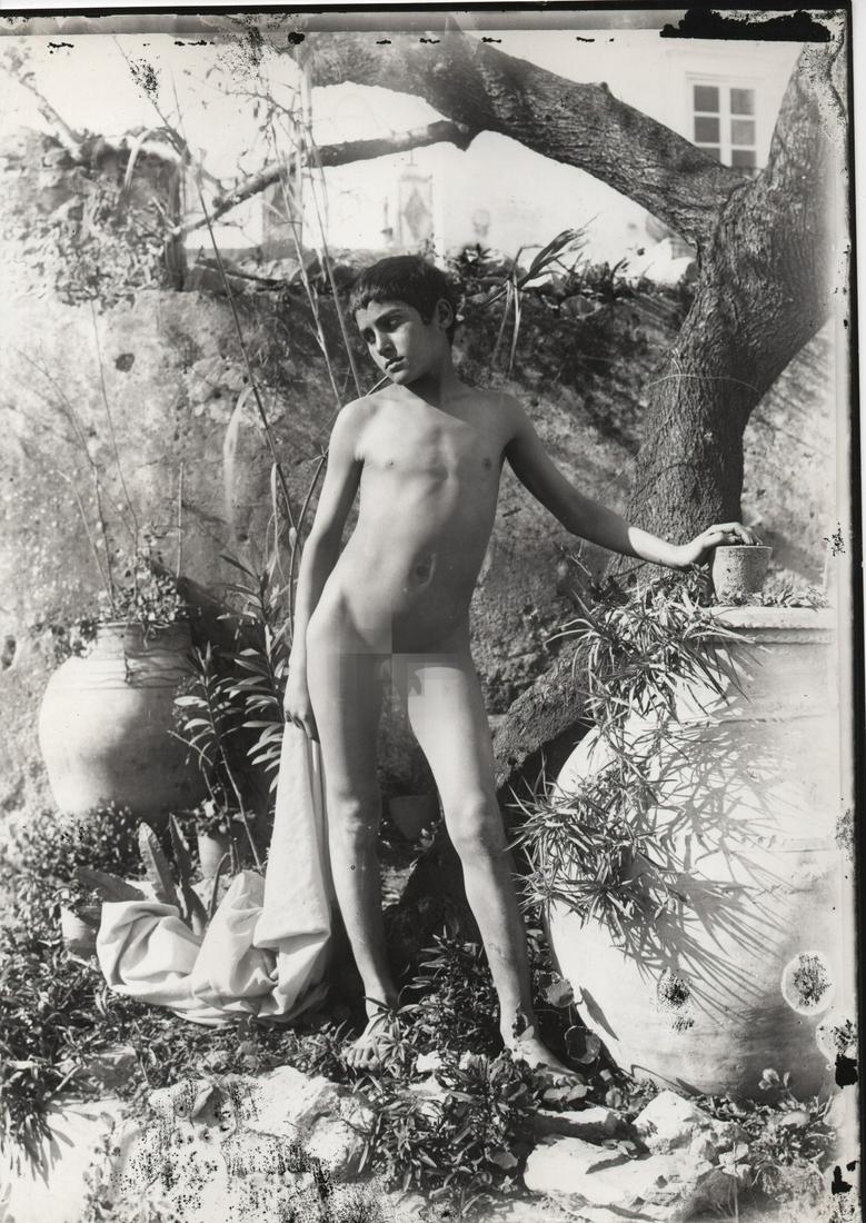 Von Gloeden, Wilhelm (Wismar 1856-Taormina 1931) -: 17X23.6 cm Photo N.373A. Late print on original plate