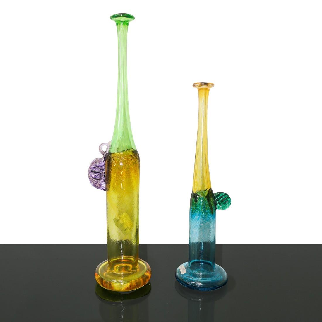 Pair of single-flower vases: Large H 42 cm, small H 32 cm