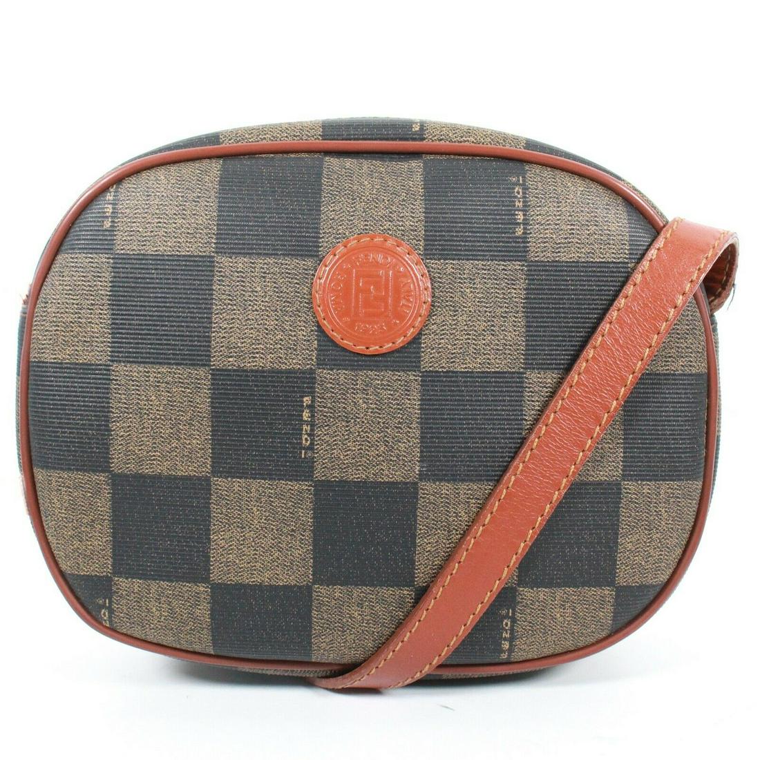 Fendi - Small Logo Camera Bag - Brown Checkered Print: Fendi - Logo Camera Bag - Brown Checkered Print - Vintage - Small Color: Brown Material: Leather Size: Small ------------------------------------------------------------ Details: - with dust bag - ite