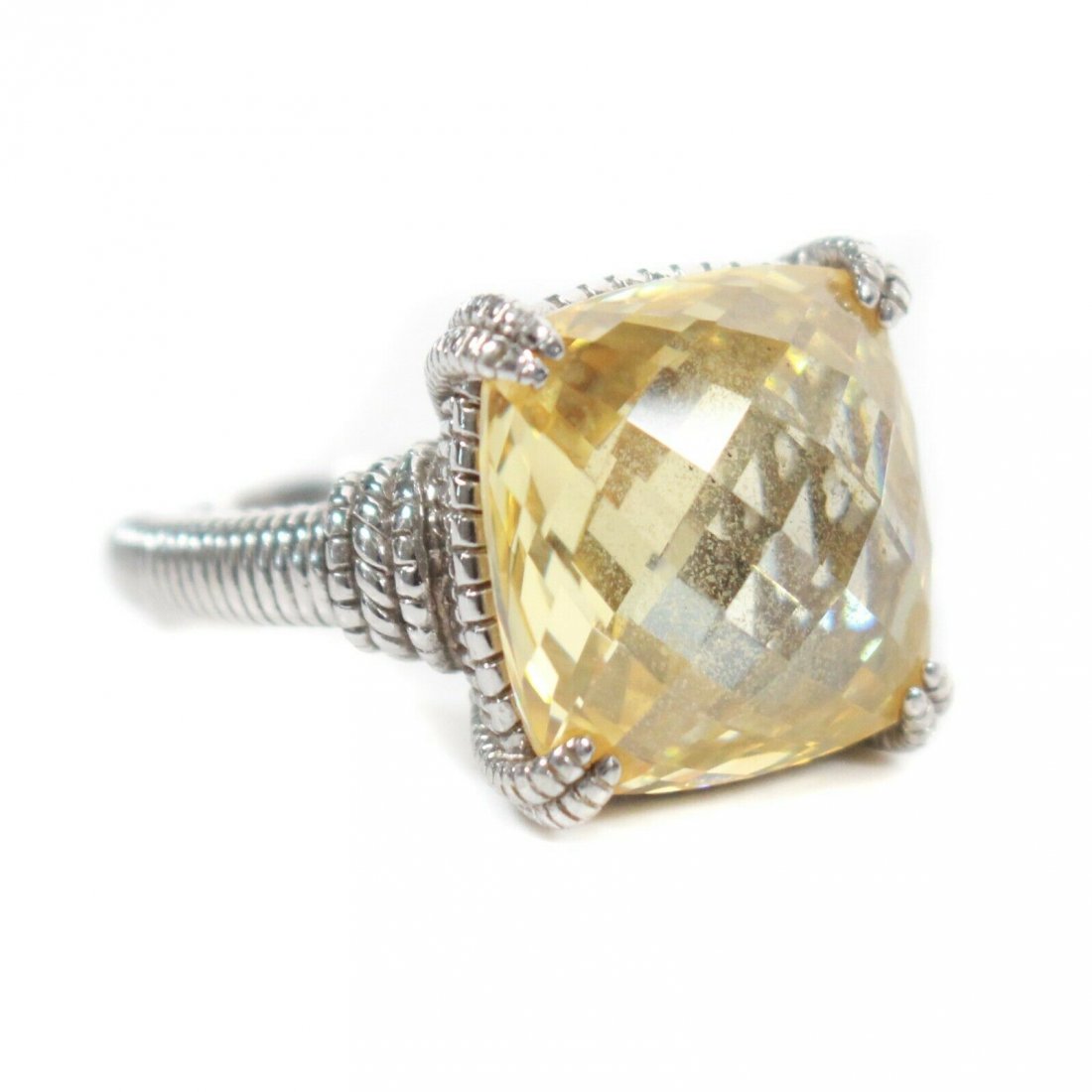 Judith Ripka 18K Citrine Ring in 925 Sterling Silver 7: Judith Ripka - 18K Square Gem Cocktail Ring Color: Canary yellow - Silver Size: US 7 Material: Sterling silver - Citrine gemstone ------------------------------------------------------------- Details: