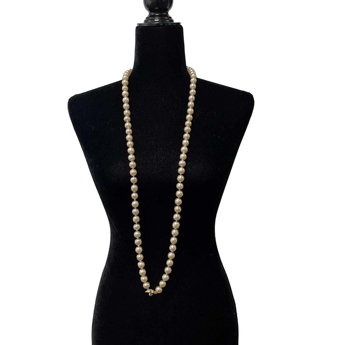 CHANEL - Vintage 96P CC Logo Turn Lock LONG Pearl / Gold Necklace (1 of 9)