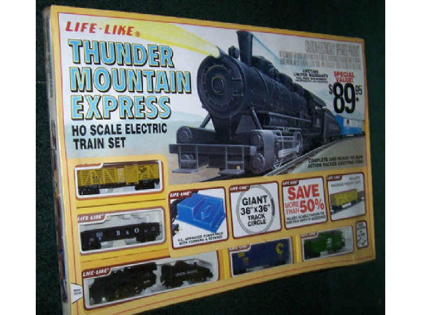 Thunder Mountian Express HO Train Set: Item is vintage New In Box.