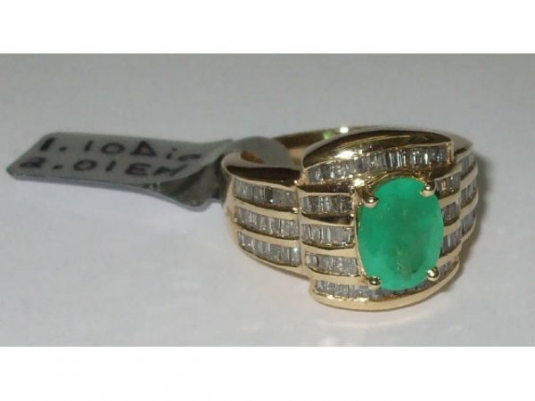 Fine Emerald & Diamond Ring - 3