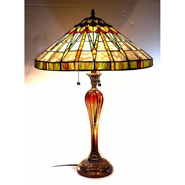 Arts & Craft Tiffany Glass Lamp