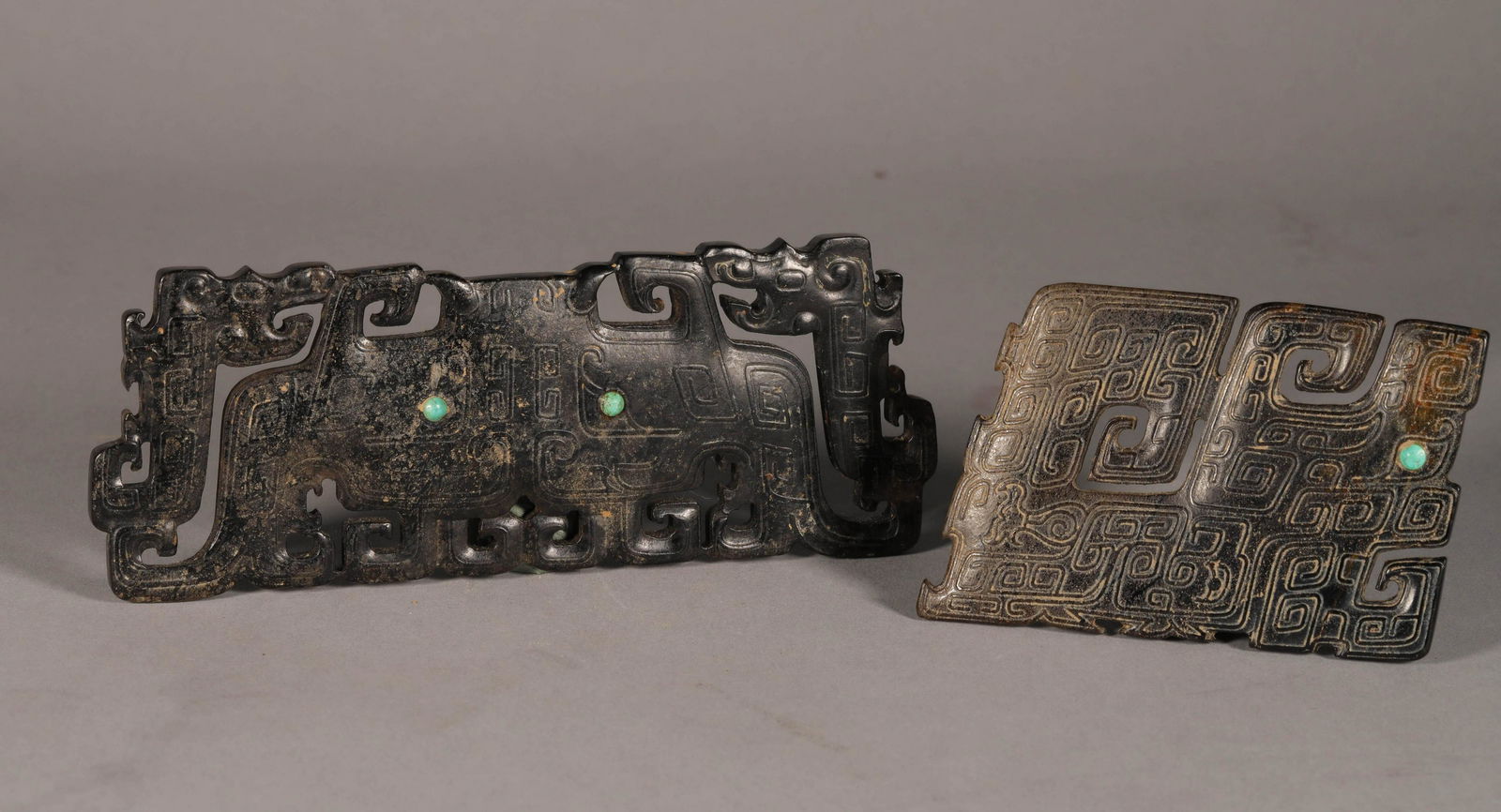 Jade pendant from Shang (1 of 6)