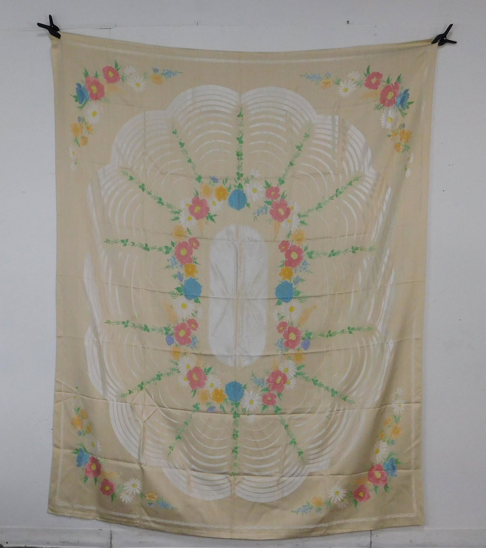 Irish Linen Tablecloth with Napkins: Irish Linen Tablecloth with 6 Napkins, good condition but could be cleaned, vintage, great colors, 90'' x 70''