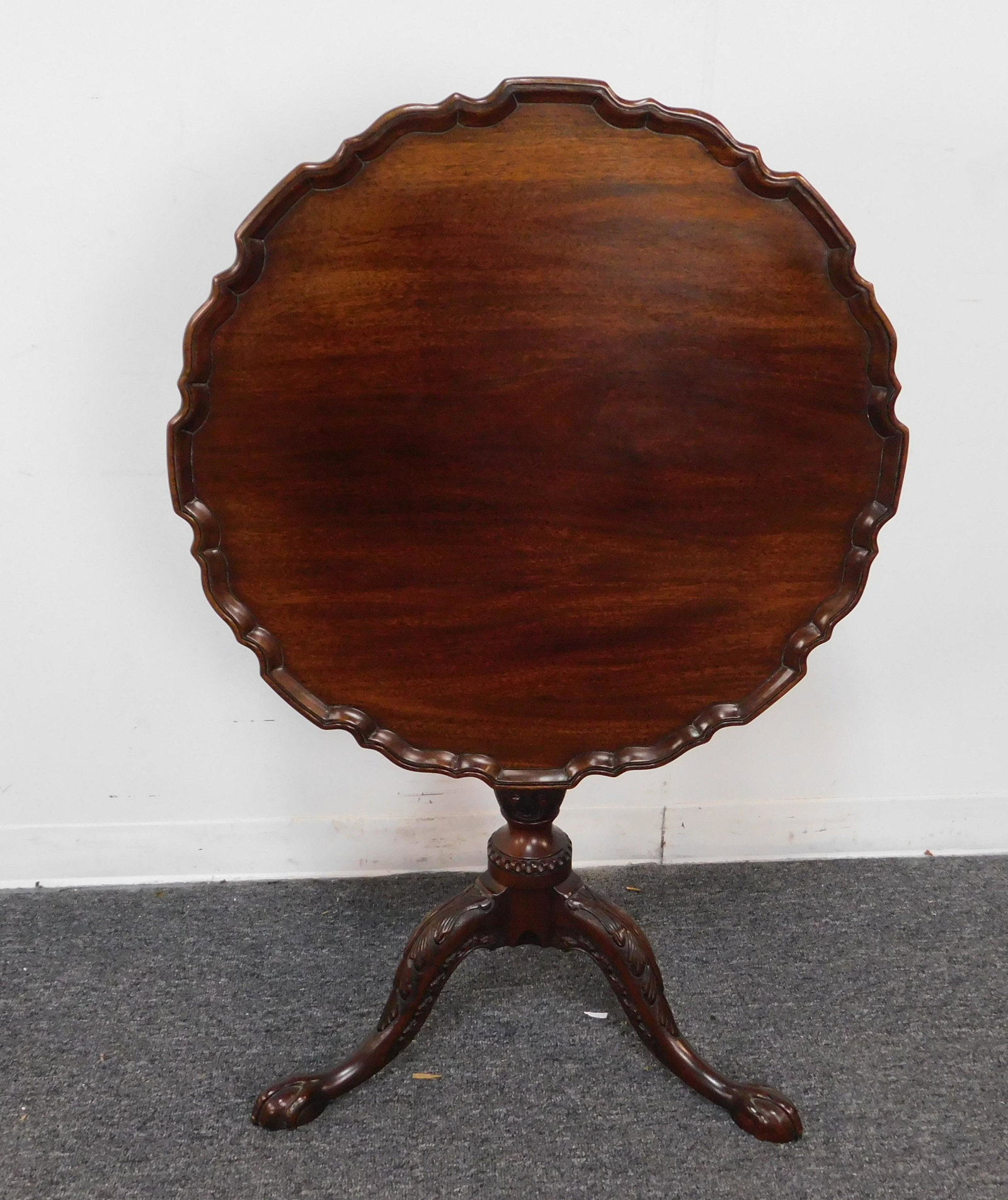 Henkel Harris Pie Crust Tilt Top Table in Mahogany: Henkel Harris Pie Crust Tilt Top Table in Mahogany in great condition, very clean, Carved base, 28''H x 28''Dia