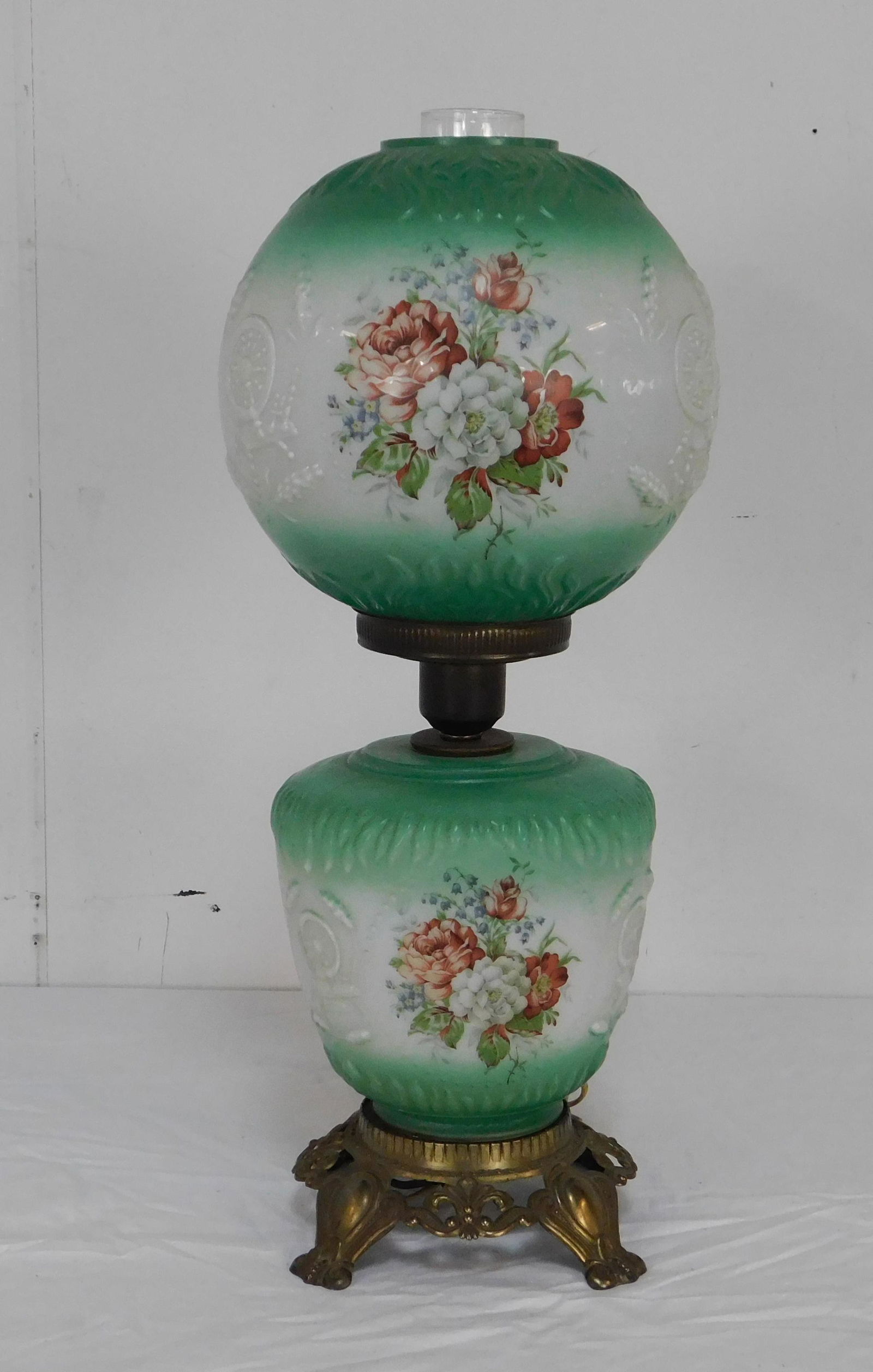 Gone with the Wind Style Lamp: Gone with the Wind Style Lamp in good working condition, 22.5''H