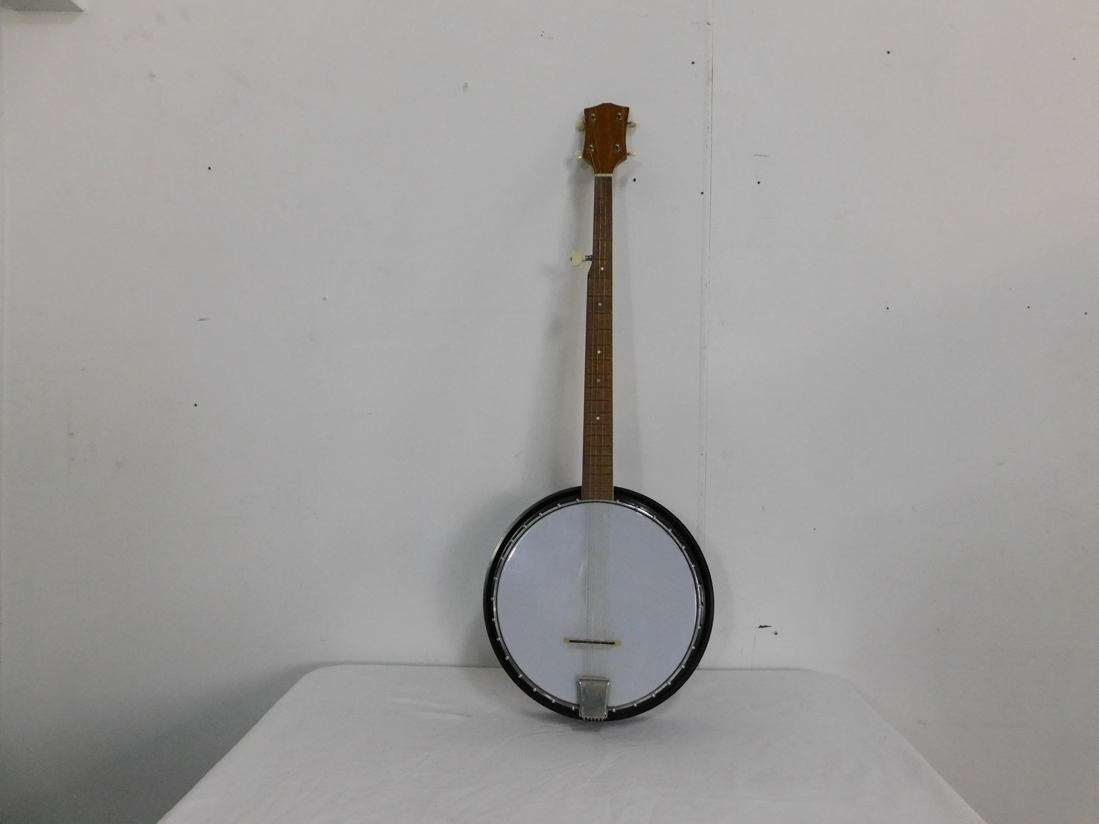 5 String Banjo: 5 String Banjo. 38.5" tall in good condition.