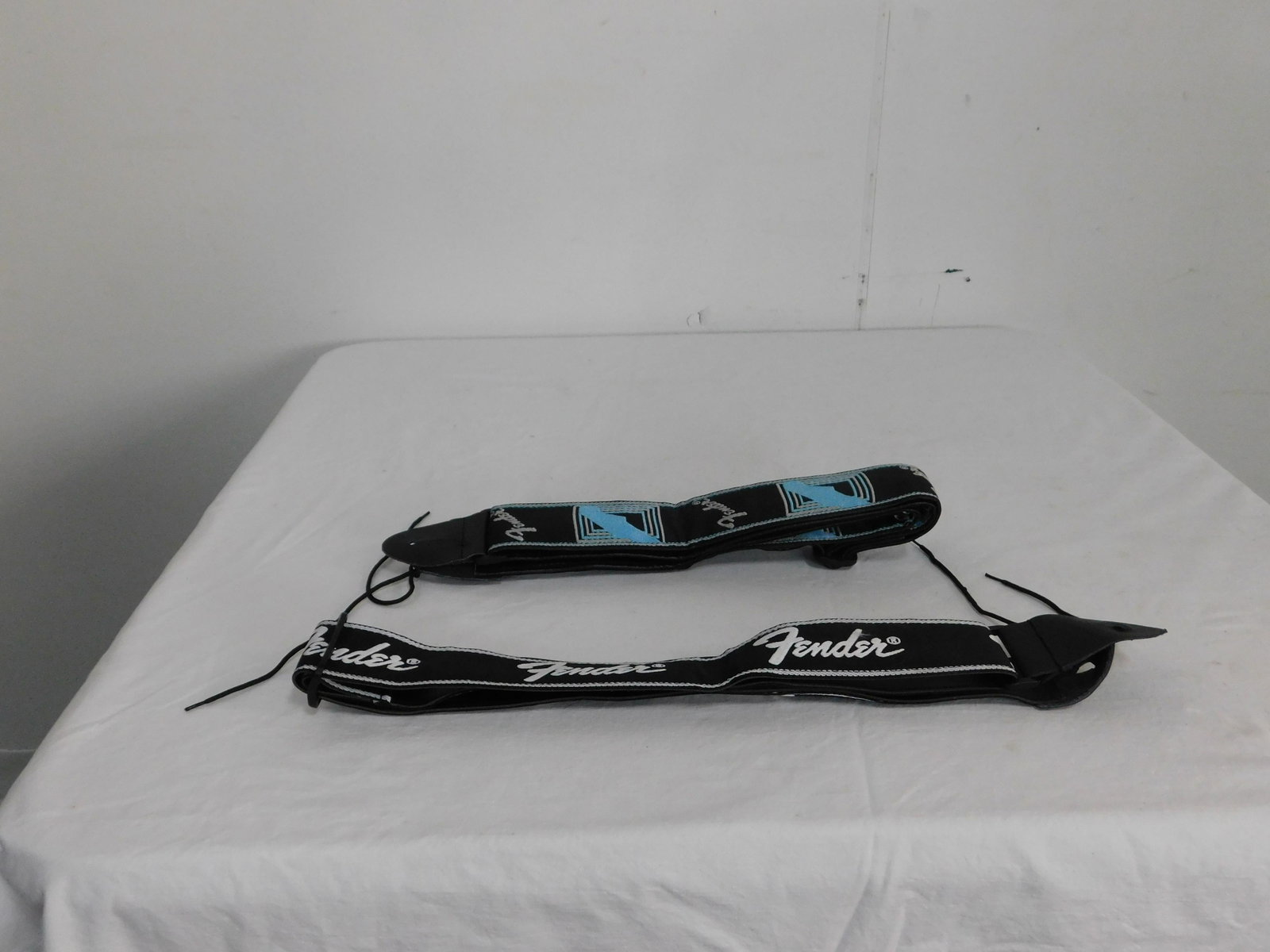 2 Fender Adjustable Guitar Straps: 2 Fender Adjustable Guitar Straps. In Good Condition.