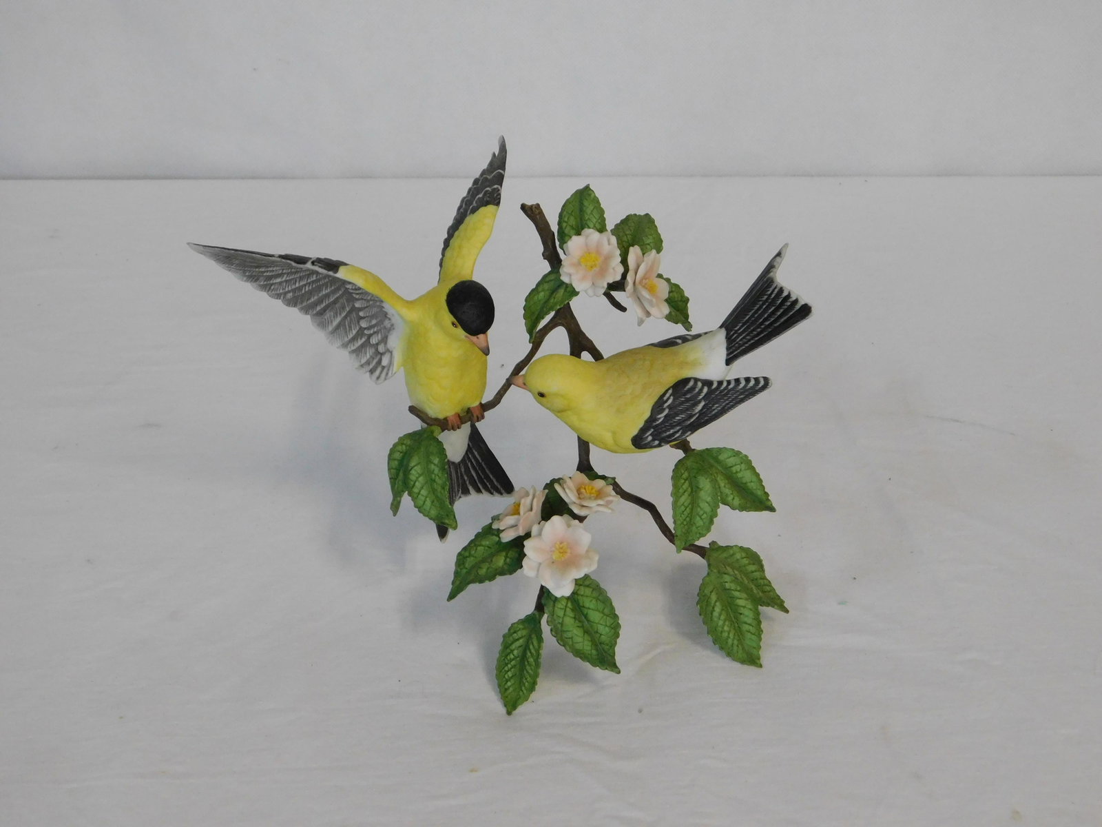 Lenox Garden Birds Gold Finches Sculpture 1992: Lenox Garden Birds Gold Finches Sculpture in good condition, Rare item, Fine Porcelain, 6''H x 8.5''W